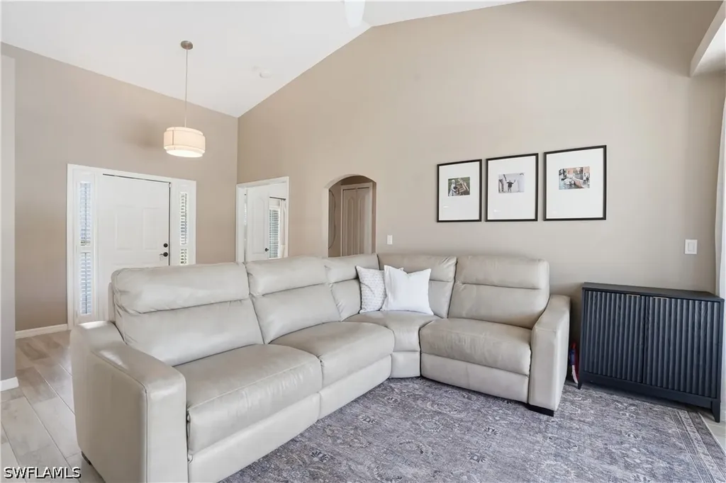 4356 Mistlethrush Lane Naples FL 34119