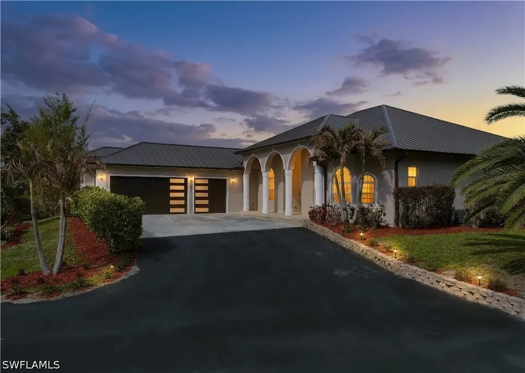 3223 4th Avenue NE Naples FL 34120