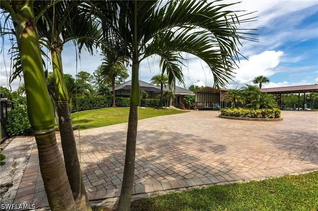 3223 4th Avenue NE Naples FL 34120