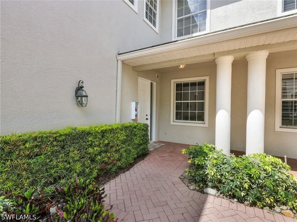 3131 Lancaster Drive Naples FL 34105