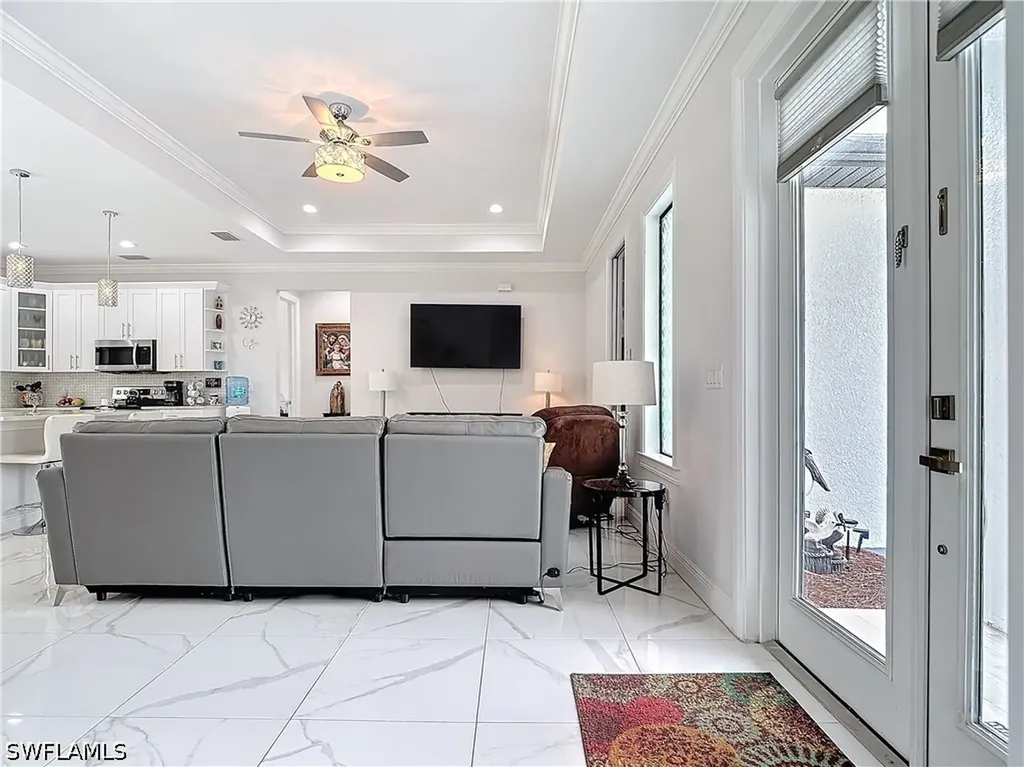 4160 10th Avenue NE Naples FL 34120