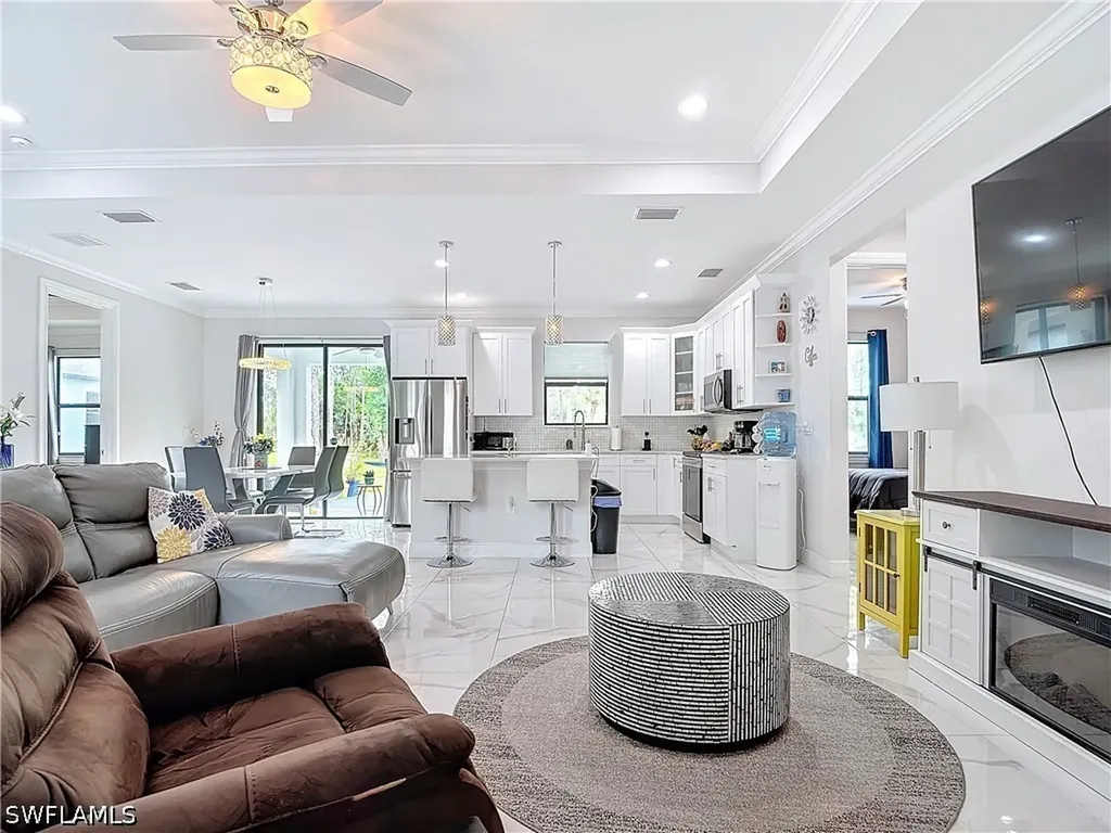 4160 10th Avenue NE Naples FL 34120