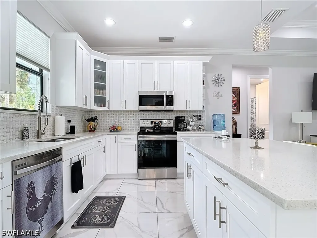 4160 10th Avenue NE Naples FL 34120