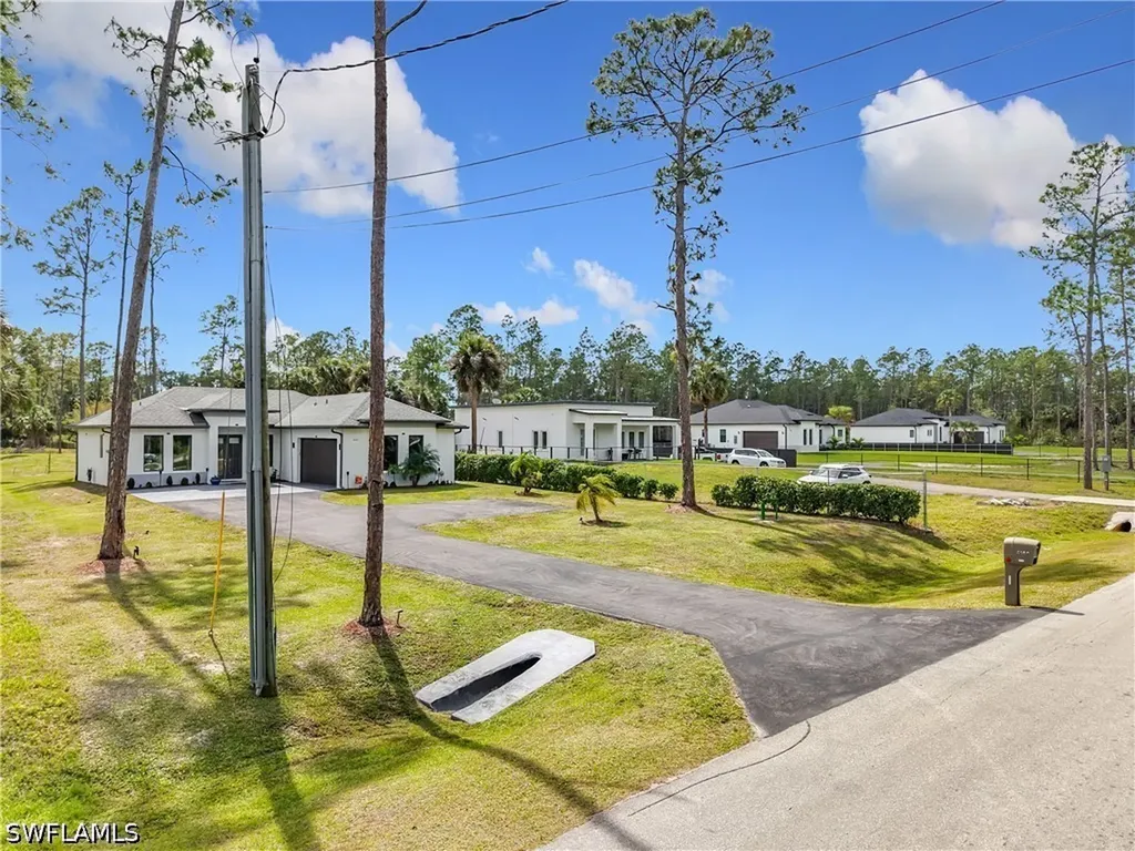 4160 10th Avenue NE Naples FL 34120