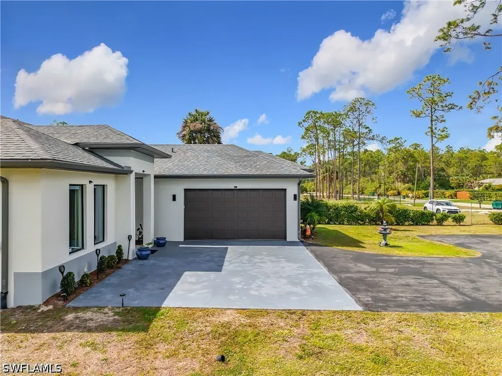 4160 10th Avenue NE Naples FL 34120