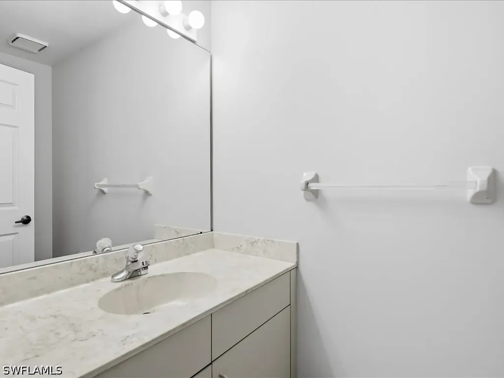 2305 Piccadilly Circus Naples FL 34112