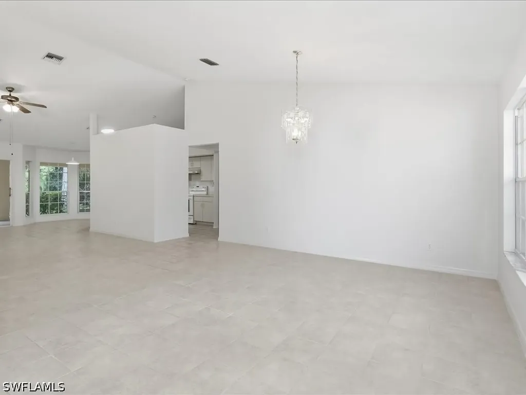 2305 Piccadilly Circus Naples FL 34112