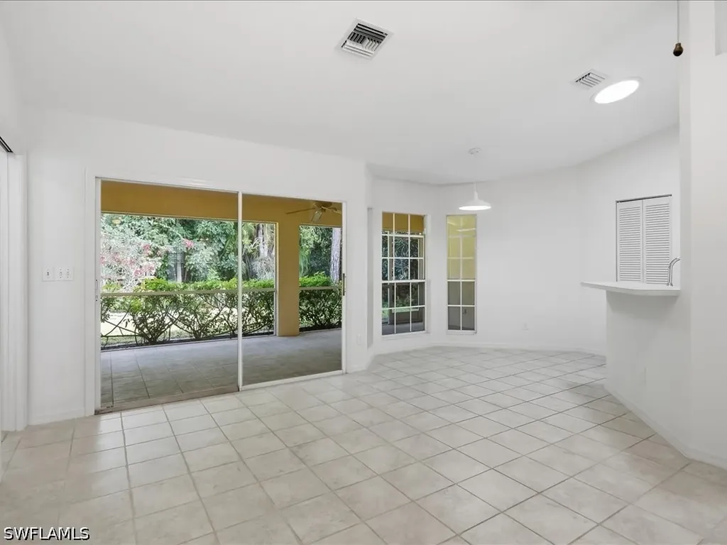 2305 Piccadilly Circus Naples FL 34112