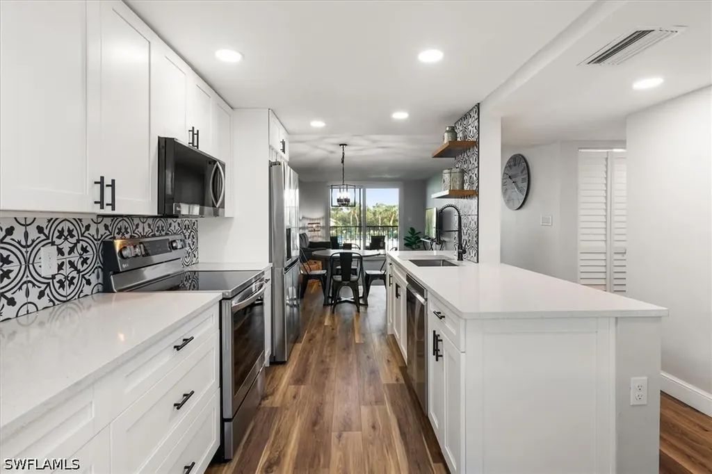 1324 Pasadena Avenue S South Pasadena FL 33707