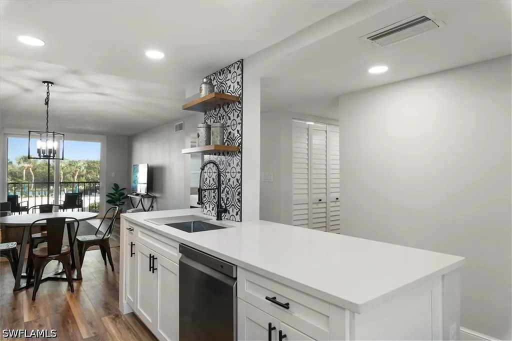 1324 Pasadena Avenue S South Pasadena FL 33707
