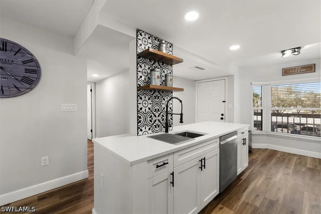 1324 Pasadena Avenue S South Pasadena FL 33707