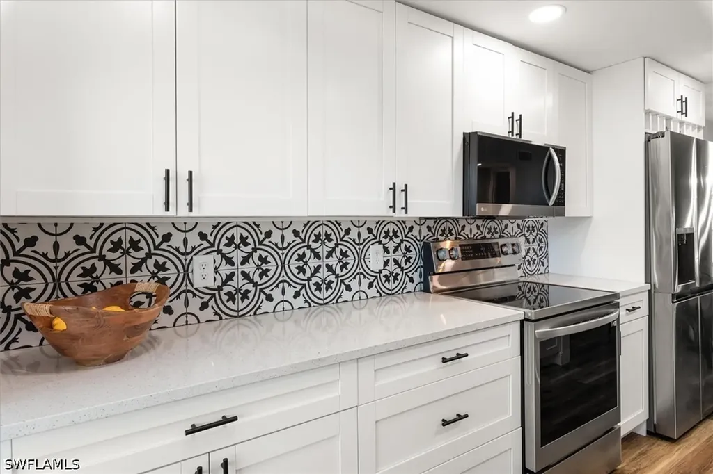 1324 Pasadena Avenue S South Pasadena FL 33707