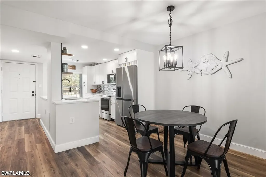 1324 Pasadena Avenue S South Pasadena FL 33707