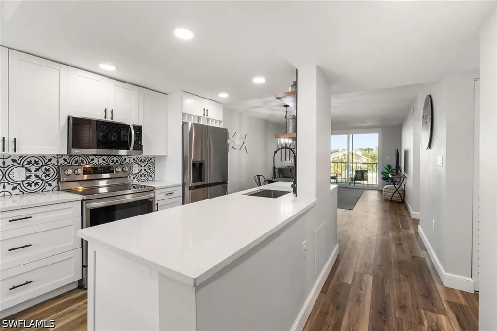 1324 Pasadena Avenue S South Pasadena FL 33707