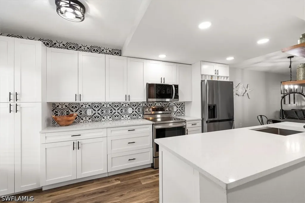 1324 Pasadena Avenue S South Pasadena FL 33707