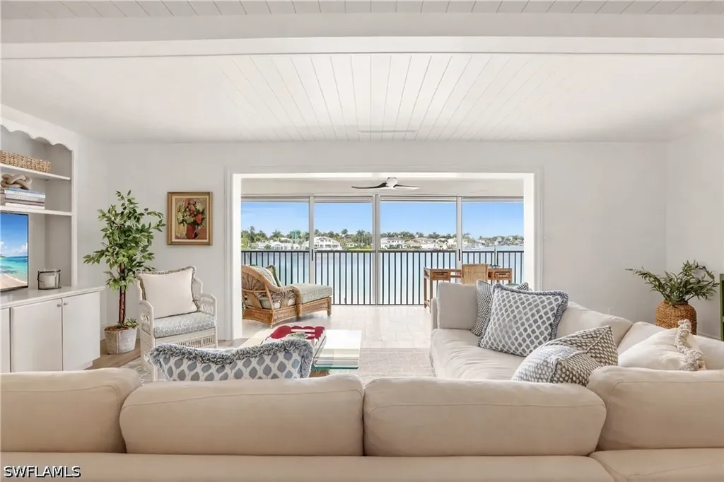 322 Harbour Drive Naples FL 34103