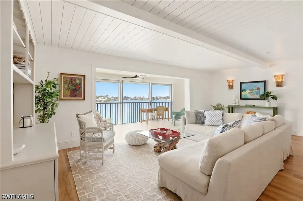 322 Harbour Drive Naples FL 34103