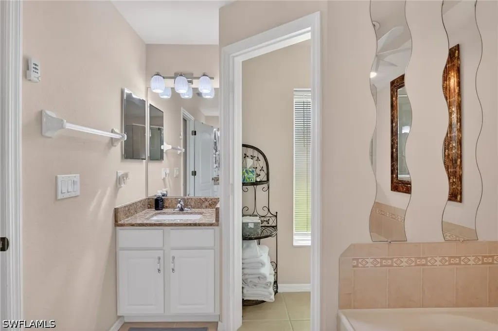 1223 NW 40th Place Cape Coral FL 33993
