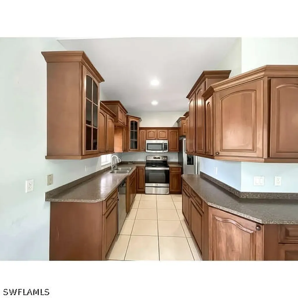 1252 Delores Street E Lehigh Acres FL 33974