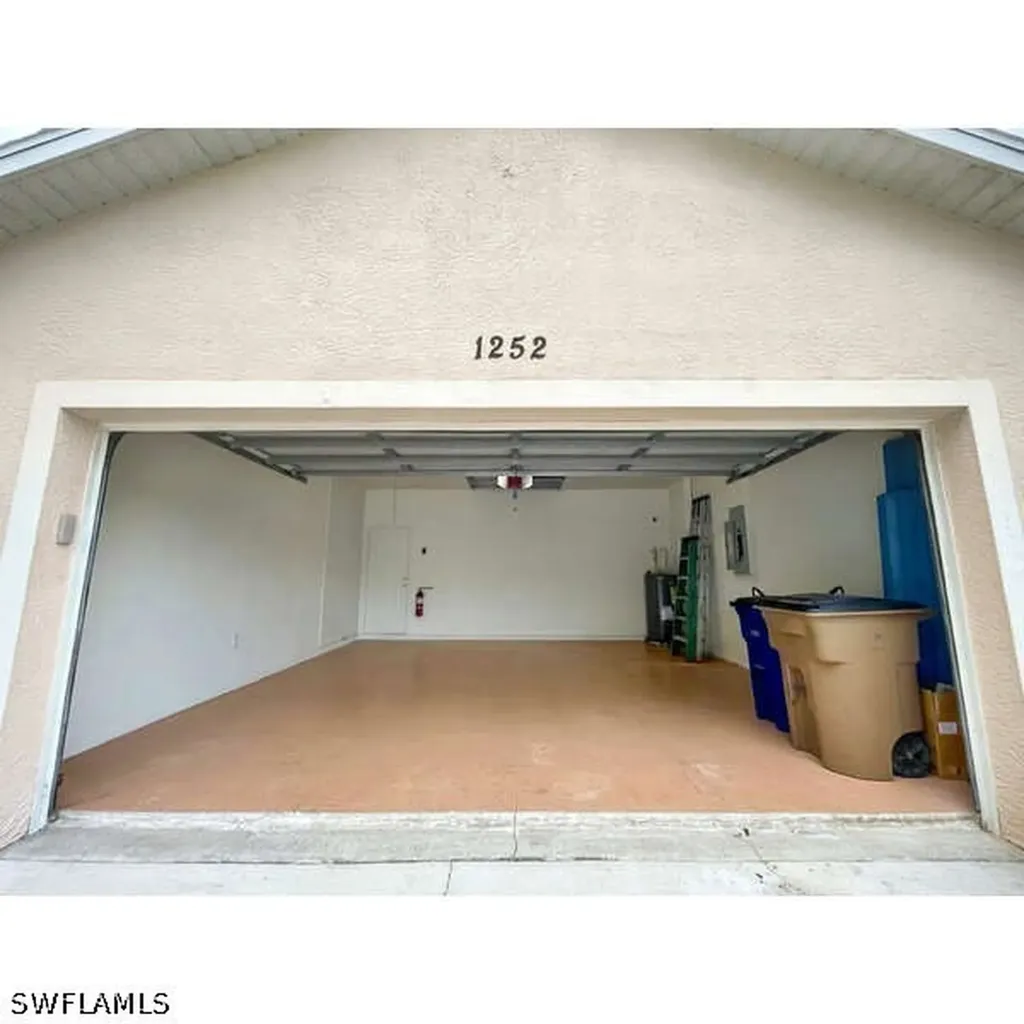 1252 Delores Street E Lehigh Acres FL 33974
