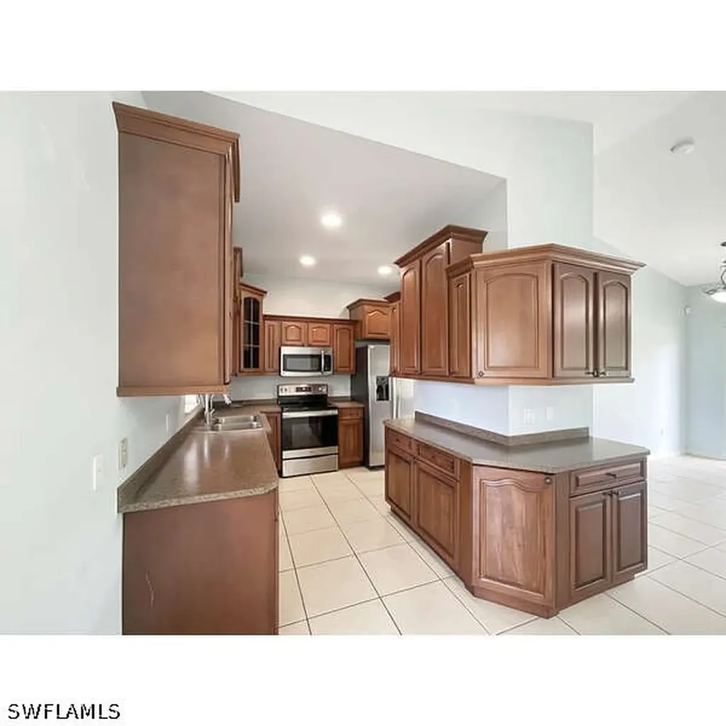 1252 Delores Street E Lehigh Acres FL 33974