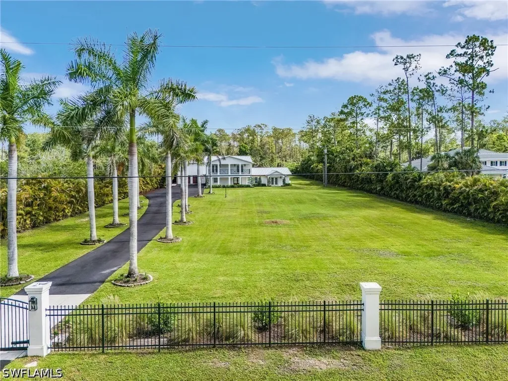 6155 Standing Oaks Lane Naples FL 34119