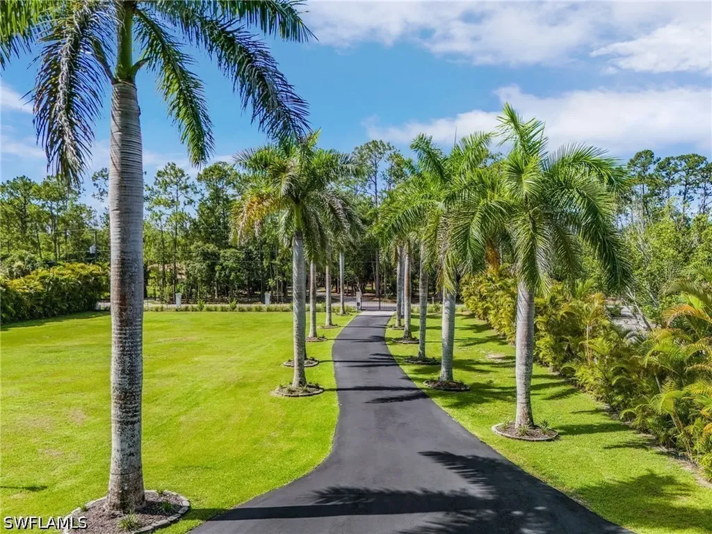 6155 Standing Oaks Lane Naples FL 34119