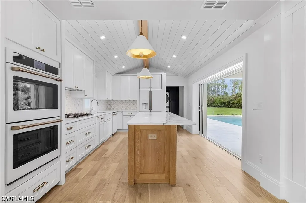 6155 Standing Oaks Lane Naples FL 34119
