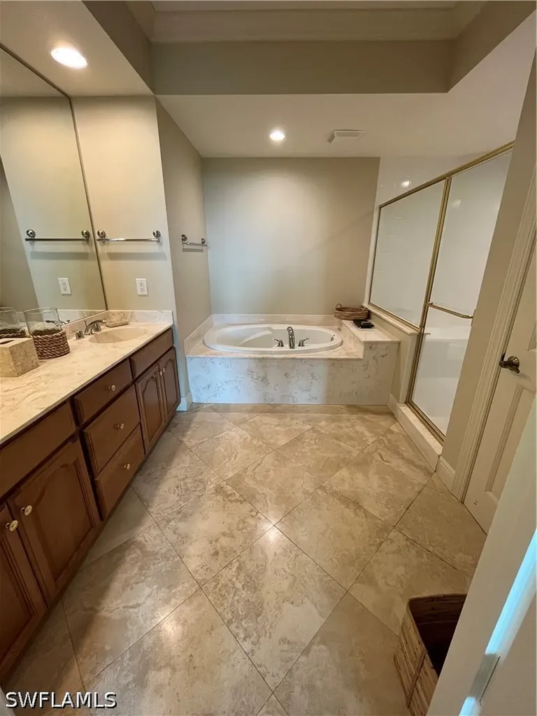 285 Grande Way Naples FL 34110