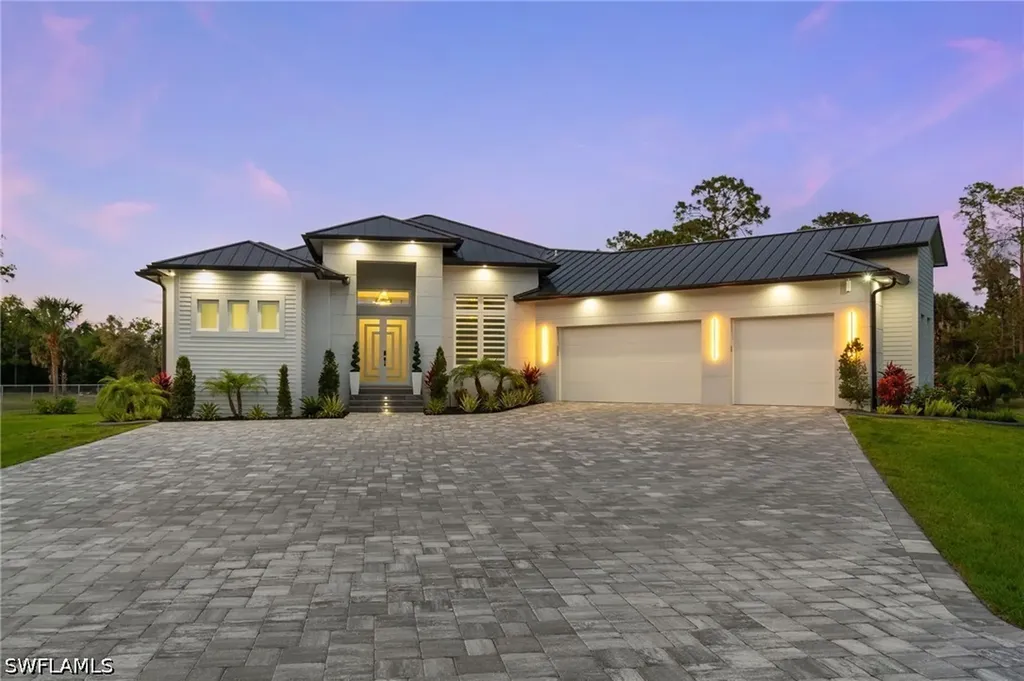 431 16th Avenue NE Naples FL 34120