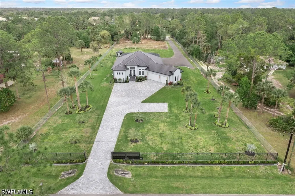 431 16th Avenue NE Naples FL 34120