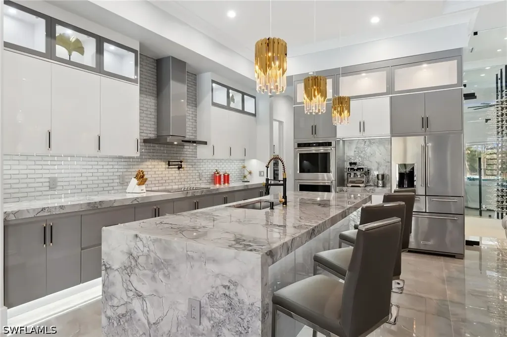 431 16th Avenue NE Naples FL 34120