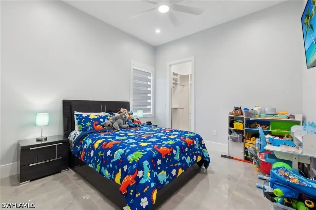 431 16th Avenue NE Naples FL 34120