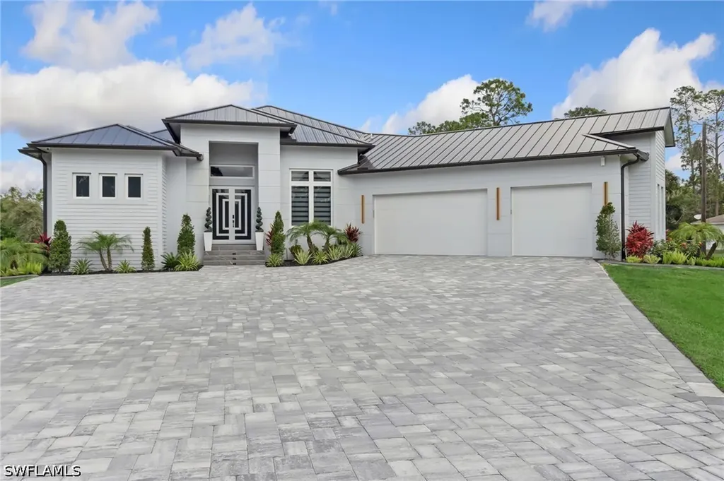 431 16th Avenue NE Naples FL 34120