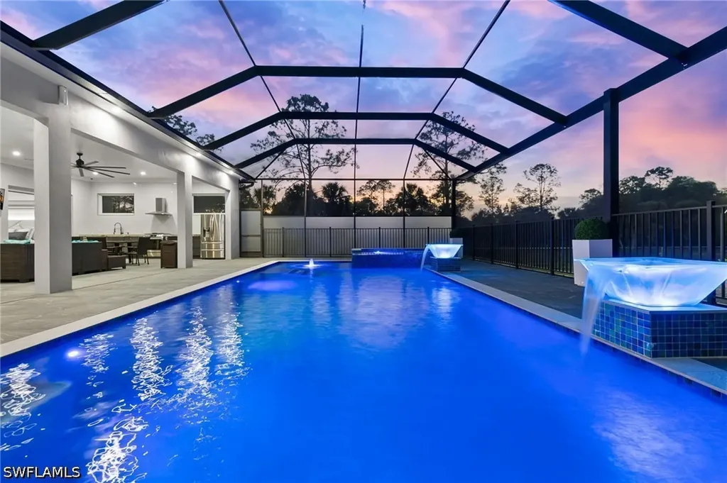 431 16th Avenue NE Naples FL 34120