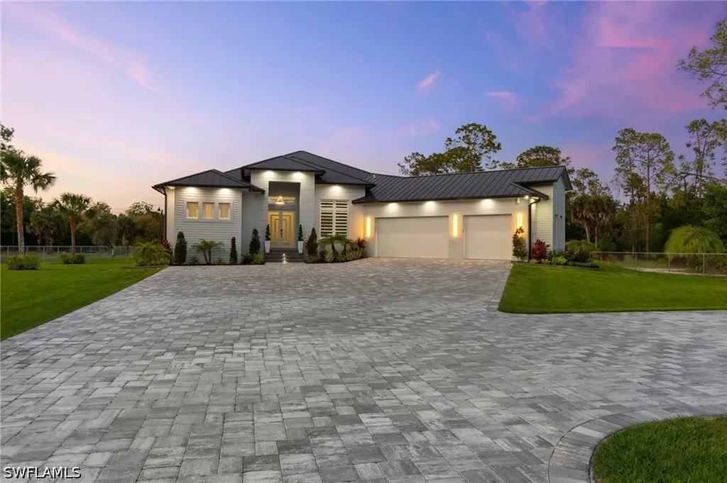 431 16th Avenue NE Naples FL 34120