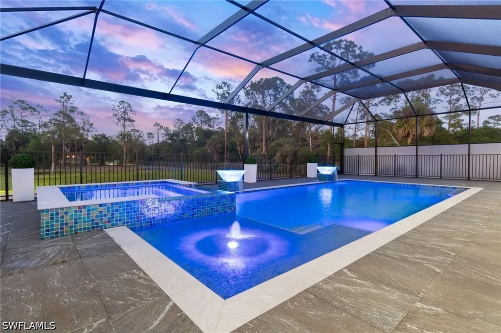 431 16th Avenue NE Naples FL 34120