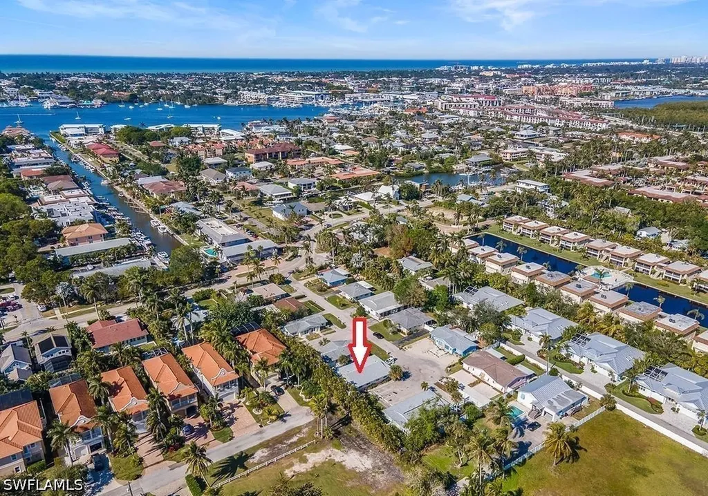 1780 Smugglers Cove Naples FL 34112