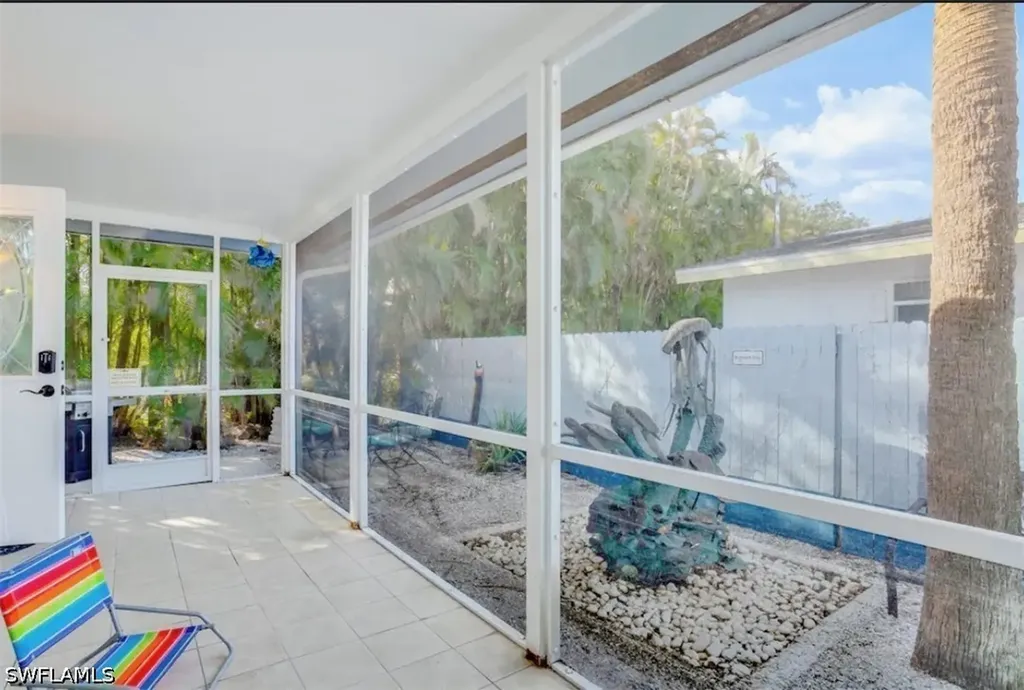 1780 Smugglers Cove Naples FL 34112