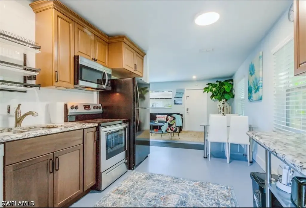 1780 Smugglers Cove Naples FL 34112