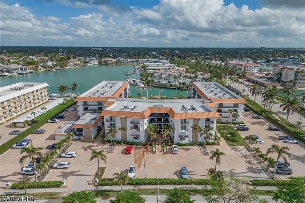 2900 Gulf Shore Boulevard N Naples FL 34103