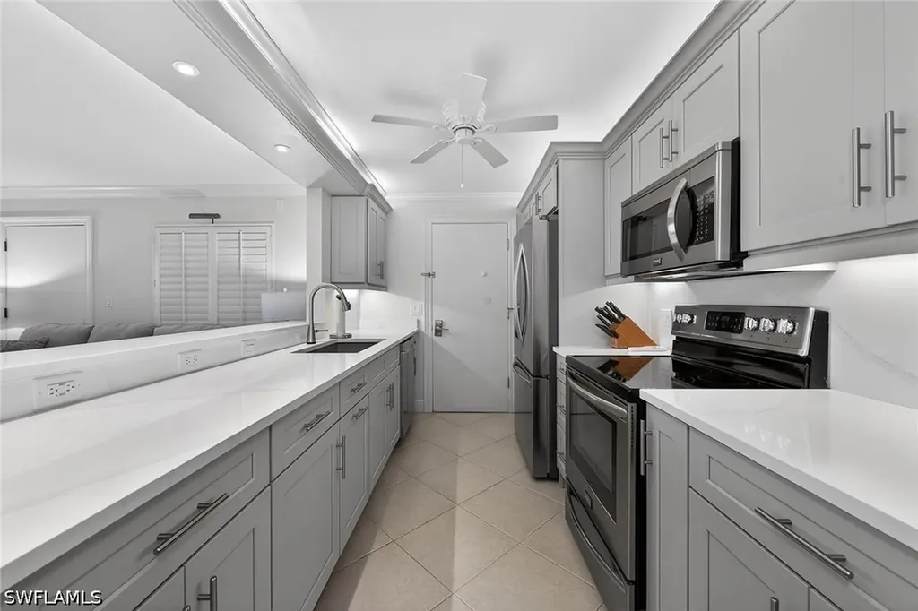 2900 Gulf Shore Boulevard N Naples FL 34103