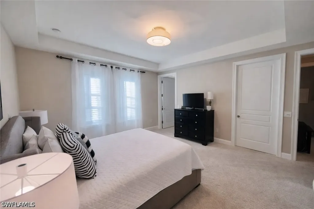 2547 Marquesa Royale Lane Naples FL 34109