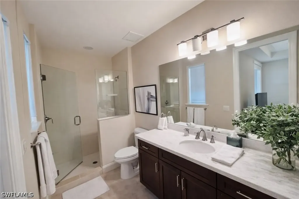 2547 Marquesa Royale Lane Naples FL 34109