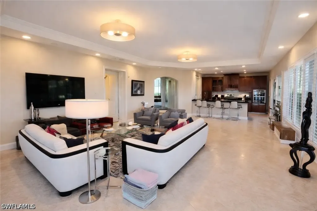 2547 Marquesa Royale Lane Naples FL 34109