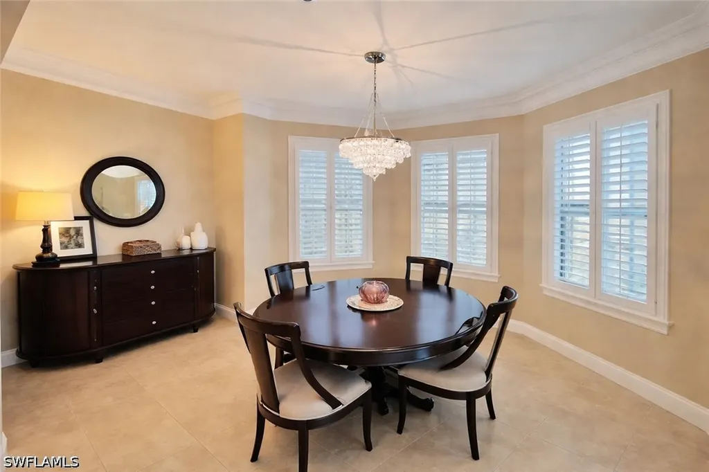 2547 Marquesa Royale Lane Naples FL 34109