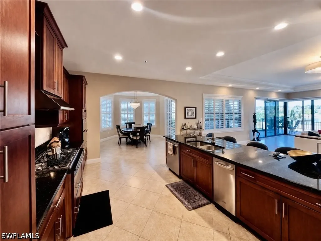 2547 Marquesa Royale Lane Naples FL 34109