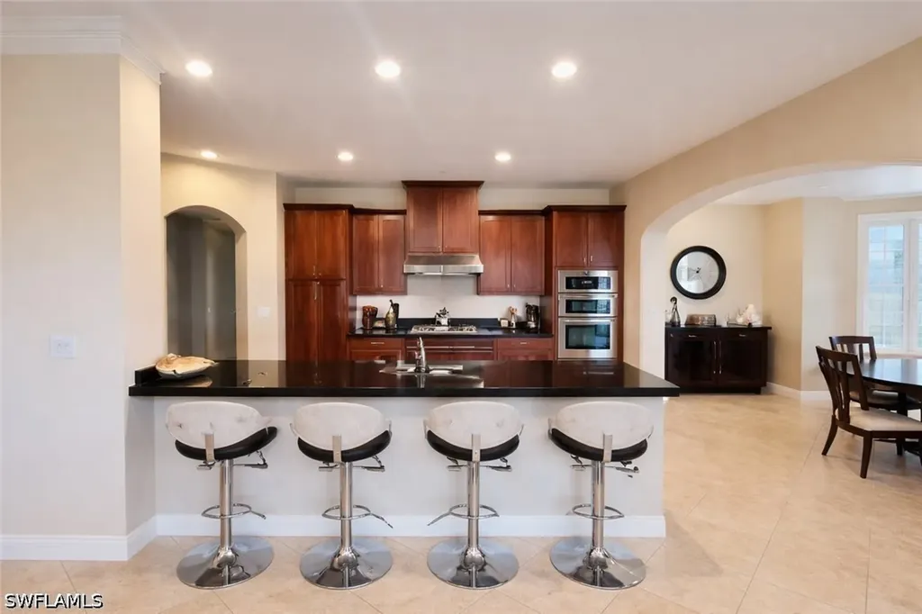 2547 Marquesa Royale Lane Naples FL 34109