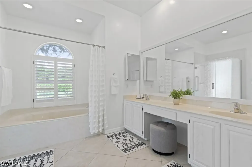 11774 Longshore Way W Naples FL 34119