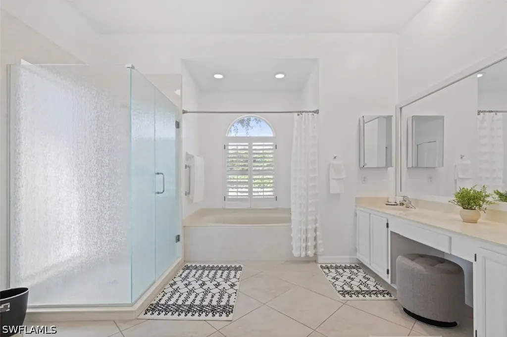 11774 Longshore Way W Naples FL 34119